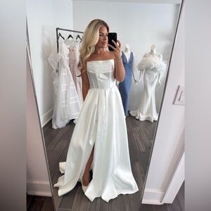 Narianna Ruched Strapless Ball Gown with Slit - s. 4